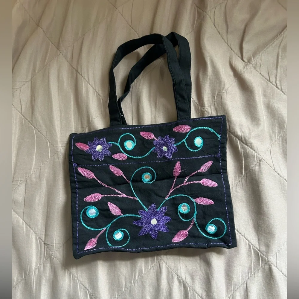 Y2K VINTAGE COLORWERKS THREADED FLOWER PURSE
